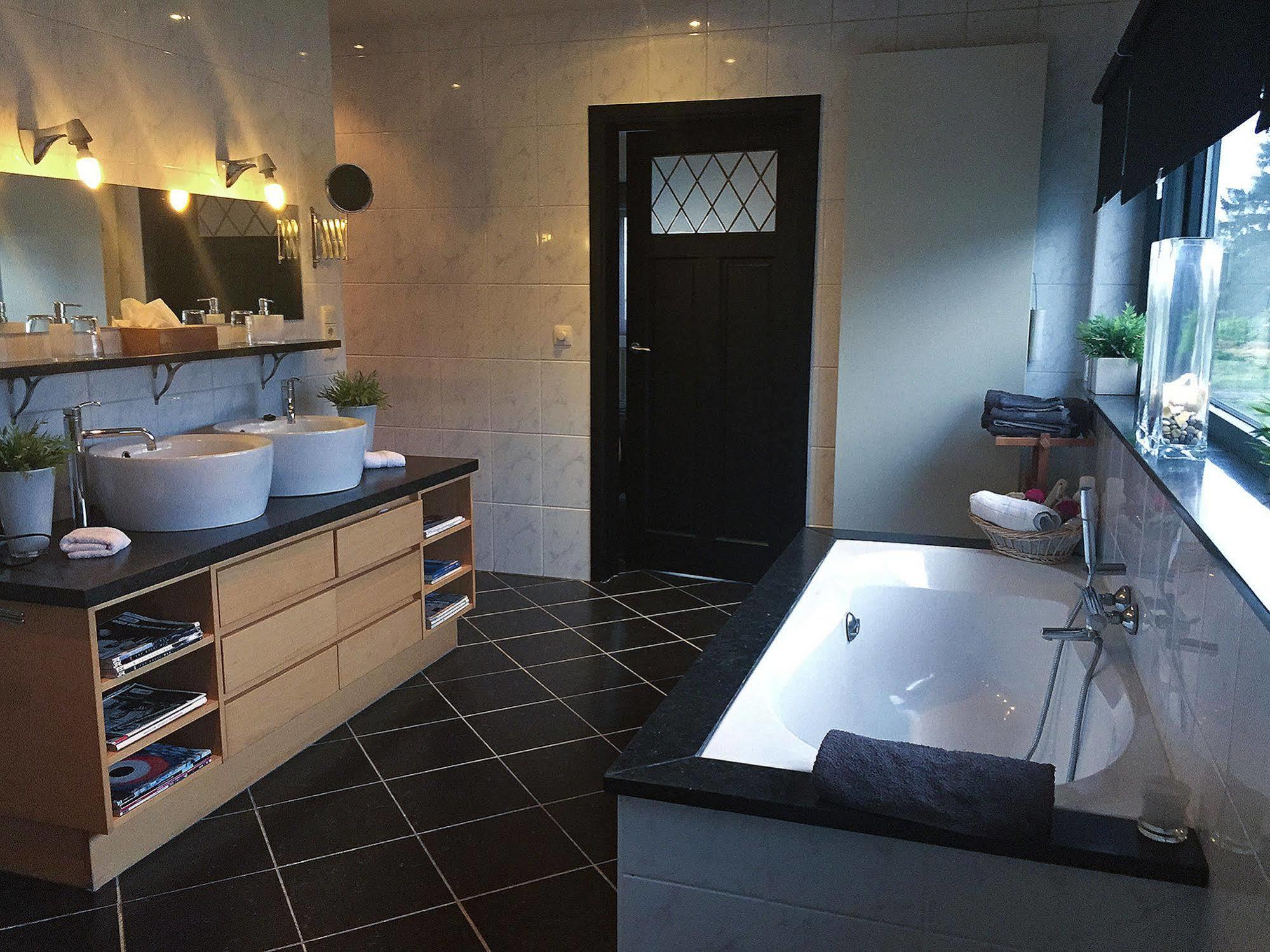 B&B Montenakerhof Riemst Εξωτερικό φωτογραφία